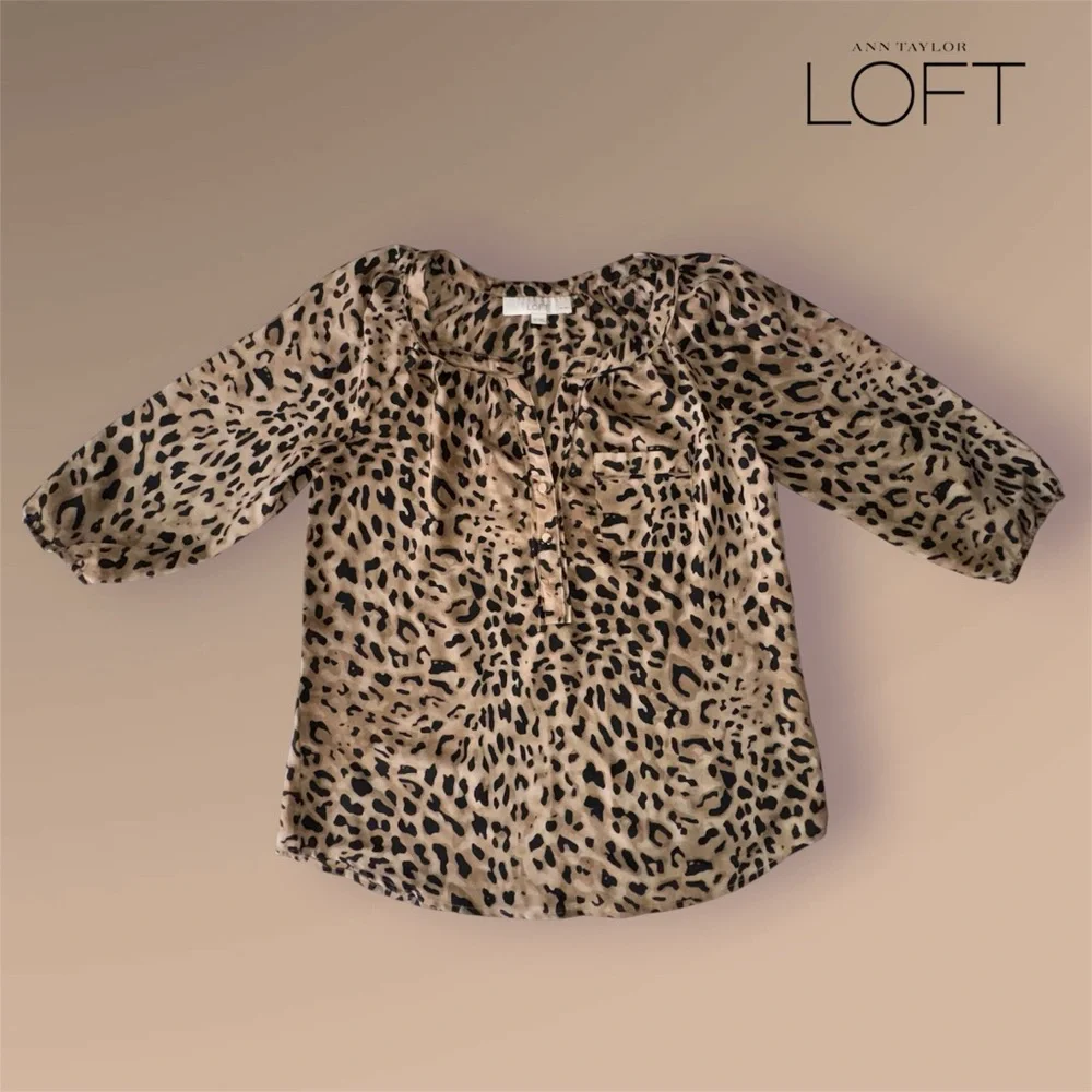 🛍️SALE🛍️ Ann Taylor LOFT Leopard Print Blouse - Picture 2 of 5